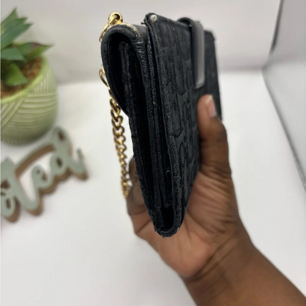 Elegant Christian Dior Wallet on Chain - Picture 7 of 14